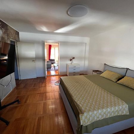 City Center Square Deluxe Nest Podgorica Bagian luar foto